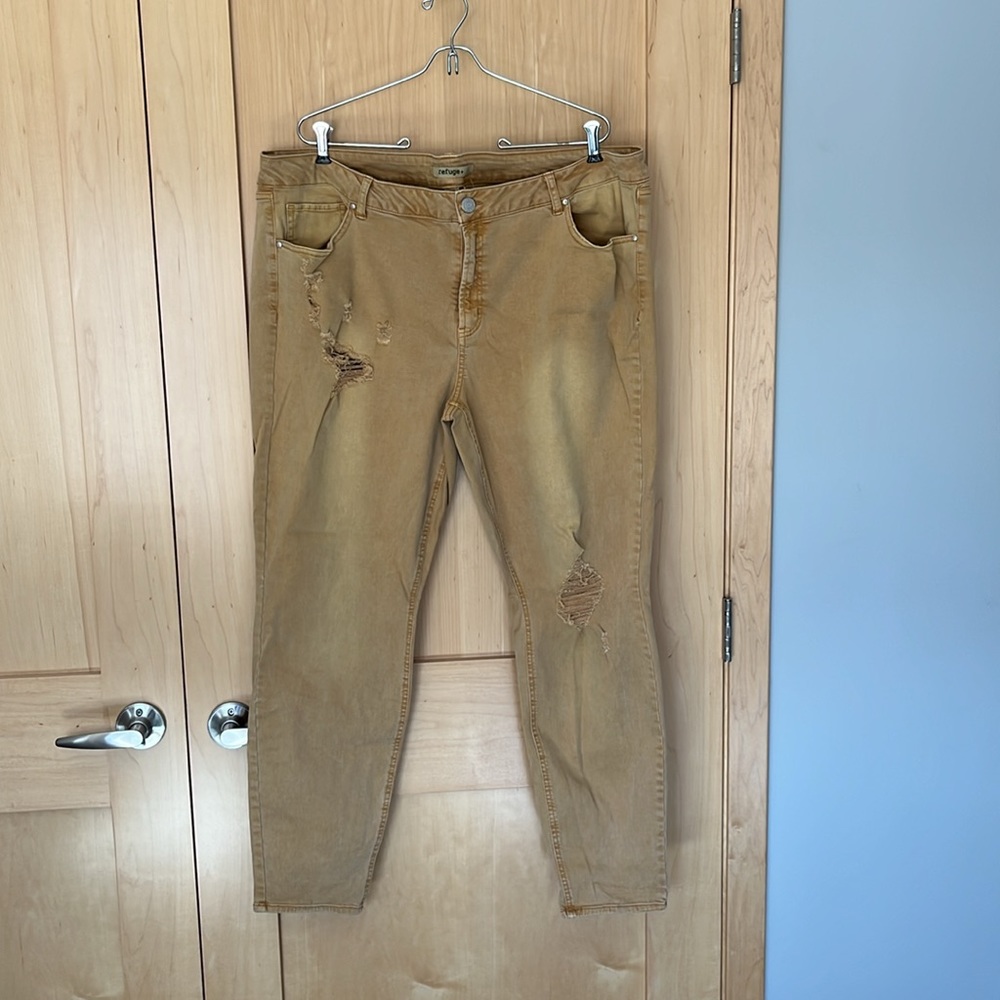 Refuge+ distressed skinny jeans 22W EUC